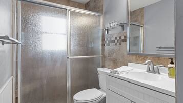 Shower, towels