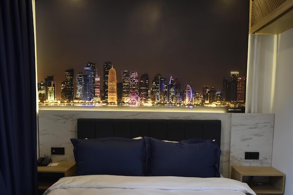 STANDARD CITY VIEW ROOM | Desk, free WiFi