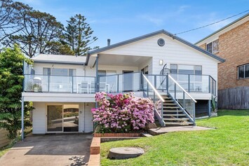 Welcome to Coastal Tails @ Tuross Head