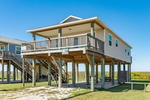Exterior - Ocean Pearl - Ultimate Beach & Boat Watch Escape! (Surfside Beach)