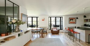 Dining - STEP INTO: WHERE CONTEMPORARY ELEGANCE MEETS HOMELY COMFORT- RUE SAINT DOMINIQUE (Paris)