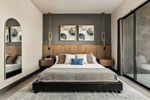 4 bedrooms, desk, iron/ironing board, travel crib - PoolSpa-MiniGolf-YogaDeck-EVCharger (Joshua Tree)