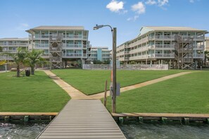 Exterior - ⛱️Lagoon Front with Shared Dock-2BR Lagoon Run 105⛱️ (Gulf Shores)
