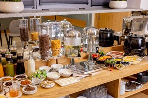 Daily full breakfast (USD 12 per person)