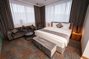 In-room safe, desk, free WiFi, bed sheets - Revive Boutique Hotel (Yerevan)
