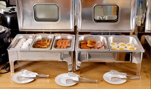 Daily full breakfast (USD 12 per person)