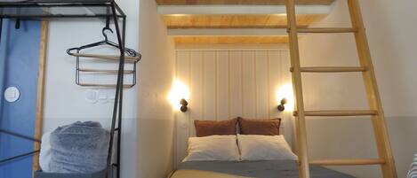 1 bedroom, iron/ironing board, travel cot, WiFi