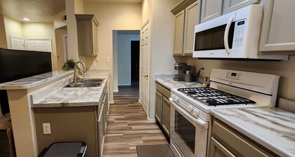 Renovated and relaxing villa 10 minutes from major mall, movies and much more