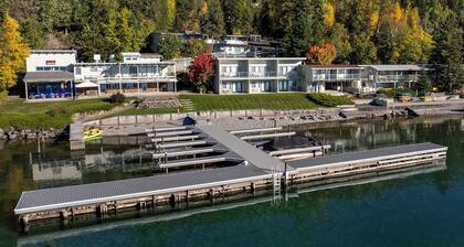 Waterfront Studio Retreat!