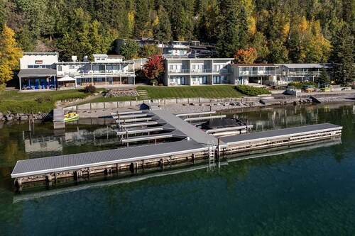 New! Lakeside Studio near Glacier!