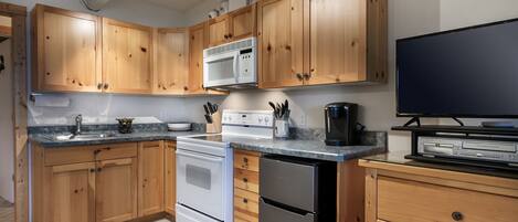 Microondas, horno, parrilla de estufa y tostadora