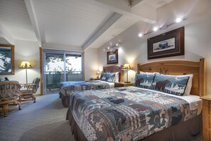 1 bedroom, desk, iron/ironing board, free WiFi - New! Lakeside Studio near Glacier! (Bigfork)