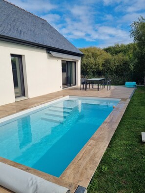 Piscine extérieure, piscine chauffée