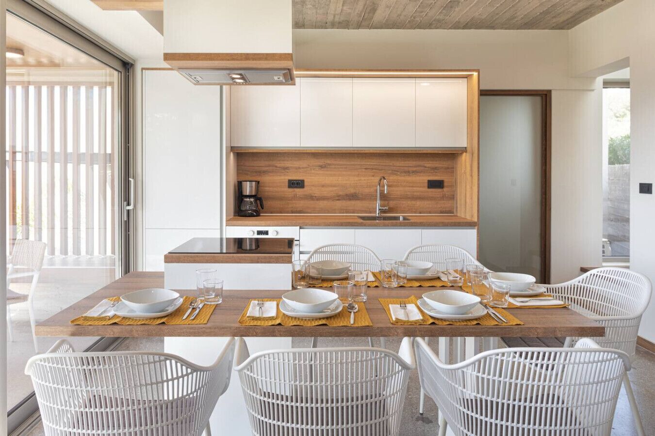 Réfrigérateur, four, plaque de cuisson, lave-vaisselle