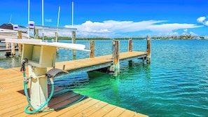 Unclassified image, 3 of 37, button