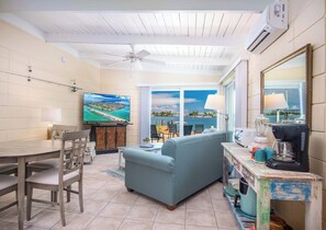 Unclassified image, 5 of 37, button