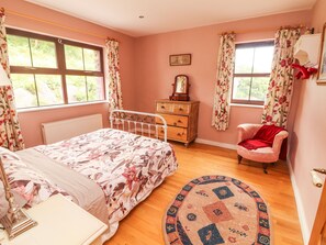 4 bedrooms, Internet - FRAOCH, family friendly, with open fire in Waterville, County Kerry (Unknown)