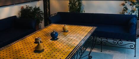 屋外ダイニングエリア