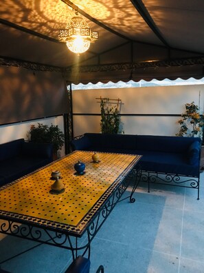 Outdoor dining - Appartement Avec Terrasse Dans la Douceur D'agadir (Agadir)