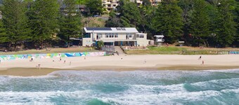 112 Flynn's Beach - 2 bedroom resort Style accommodation