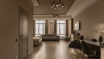 Luxury Double Room | Premium bedding, minibar, in-room safe, desk