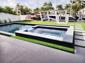 Piscine extérieure, piscine chauffée