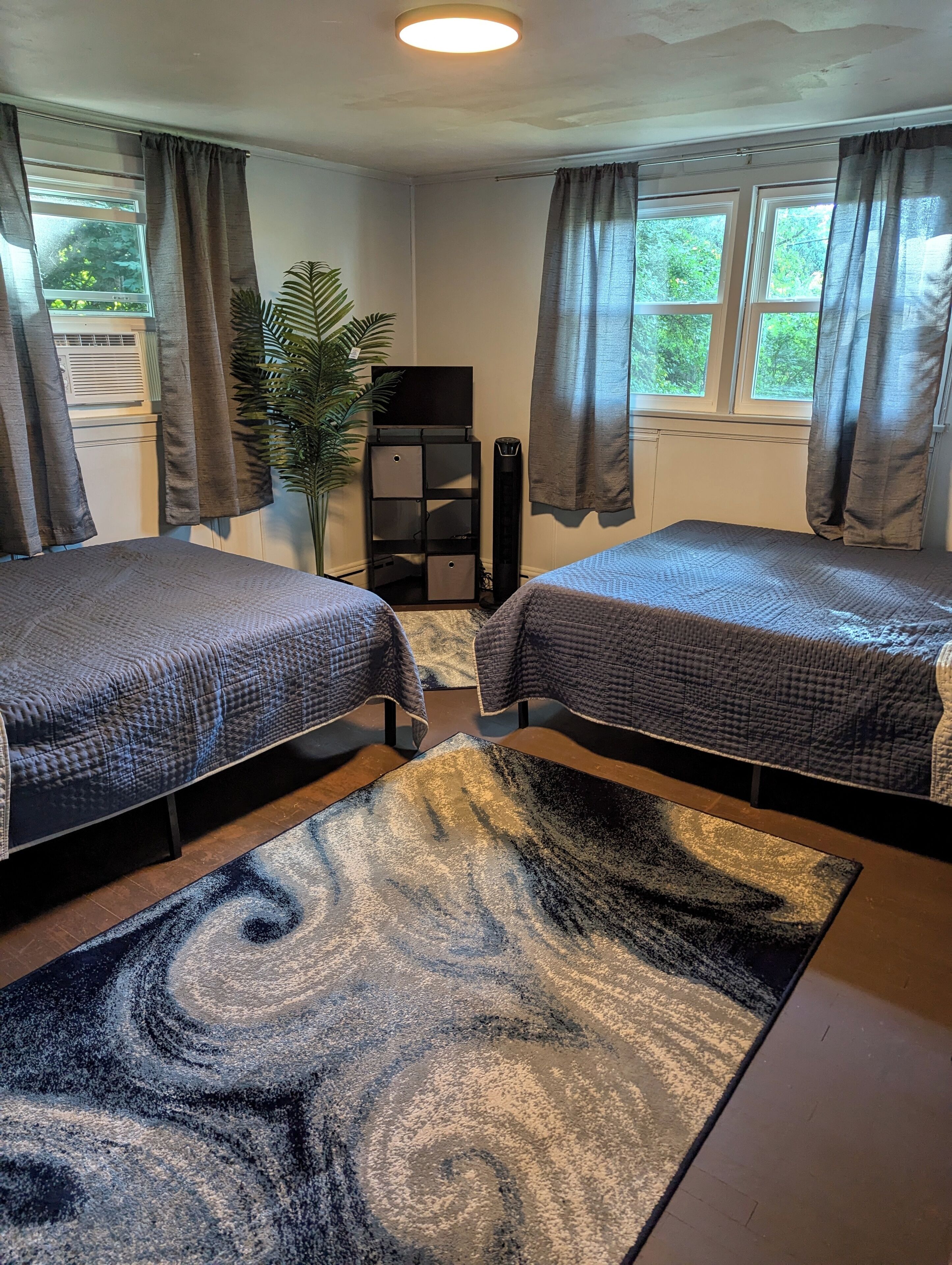 3 bedrooms, iron/ironing board, travel crib, free WiFi