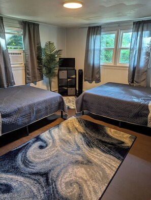 3 slaapkamers, een strijkplank/strijkijzer, reisbedje, gratis wifi