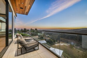 Terrace/patio - Linda Flora Modern Estate- Stunning Bel Air Modern Masterpiece (Los Angeles)