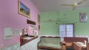 Deluxe Double Room | Free WiFi, bed sheets