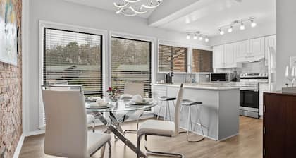 Only two miles to UNC campus