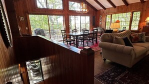 Interior - Easemont -Historic Satulah Mountain IN TOWN- 4 BR Vacation Rental (Highlands)