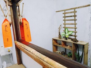 Shower, rainfall showerhead, towels - Amwani Breeze (El Nido)