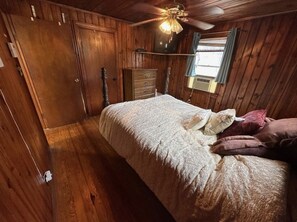 2 habitaciones, caja de seguridad en la habitación y escritorio 