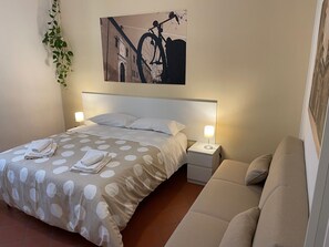Soundproofing, free WiFi - Downtown Ferrara - Low Cost Rooms (Ferrara)