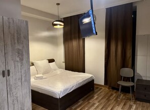 1 bedroom, iron/ironing board, WiFi