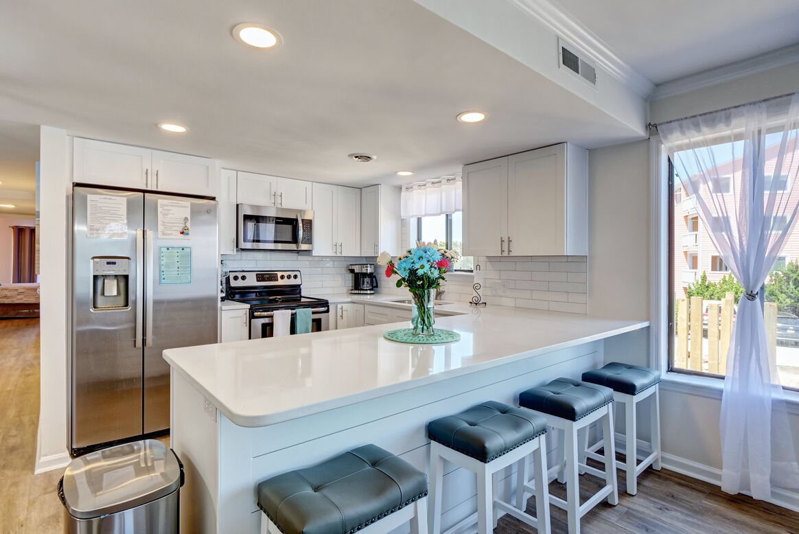 ثلاجة، ميكروويف، فرن، موقد طهي مسطح