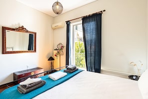 2 bedrooms, iron/ironing board, travel cot, WiFi