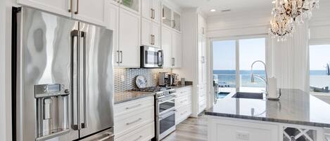 Refrigerador, horno, lavavajillas, cafetera/tetera