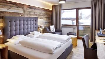 Premium tweepersoonskamer | 1 slaapkamer, donsdekens, een minibar, een bureau