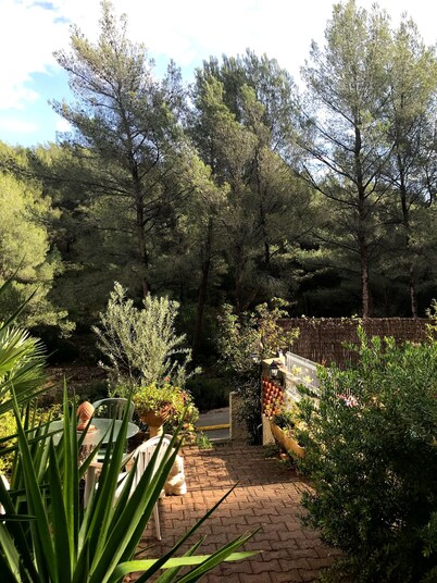 Villa Dans la Pinède Proche Plages et Criques