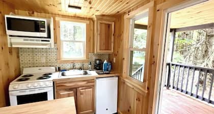 Remote Tiny Cabin/Mountain Hiking/National Forest!