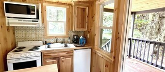 Remote Tiny Cabin/Mountain Hiking/National Forest!