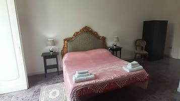 4 quartos, ferros/tábuas de passar roupa, Wi-Fi de cortesia
