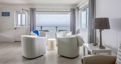 New Moonstone Beachfront Escape