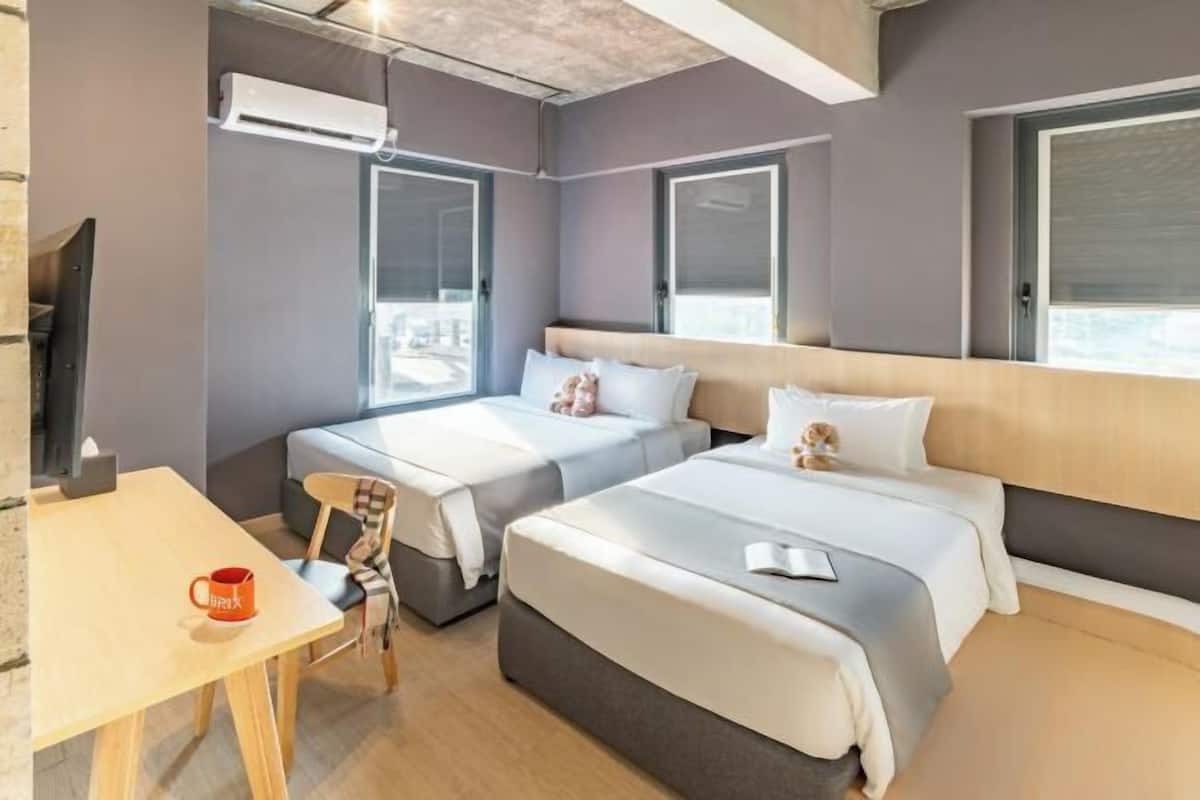 In-room safe, desk, laptop workspace, free WiFi