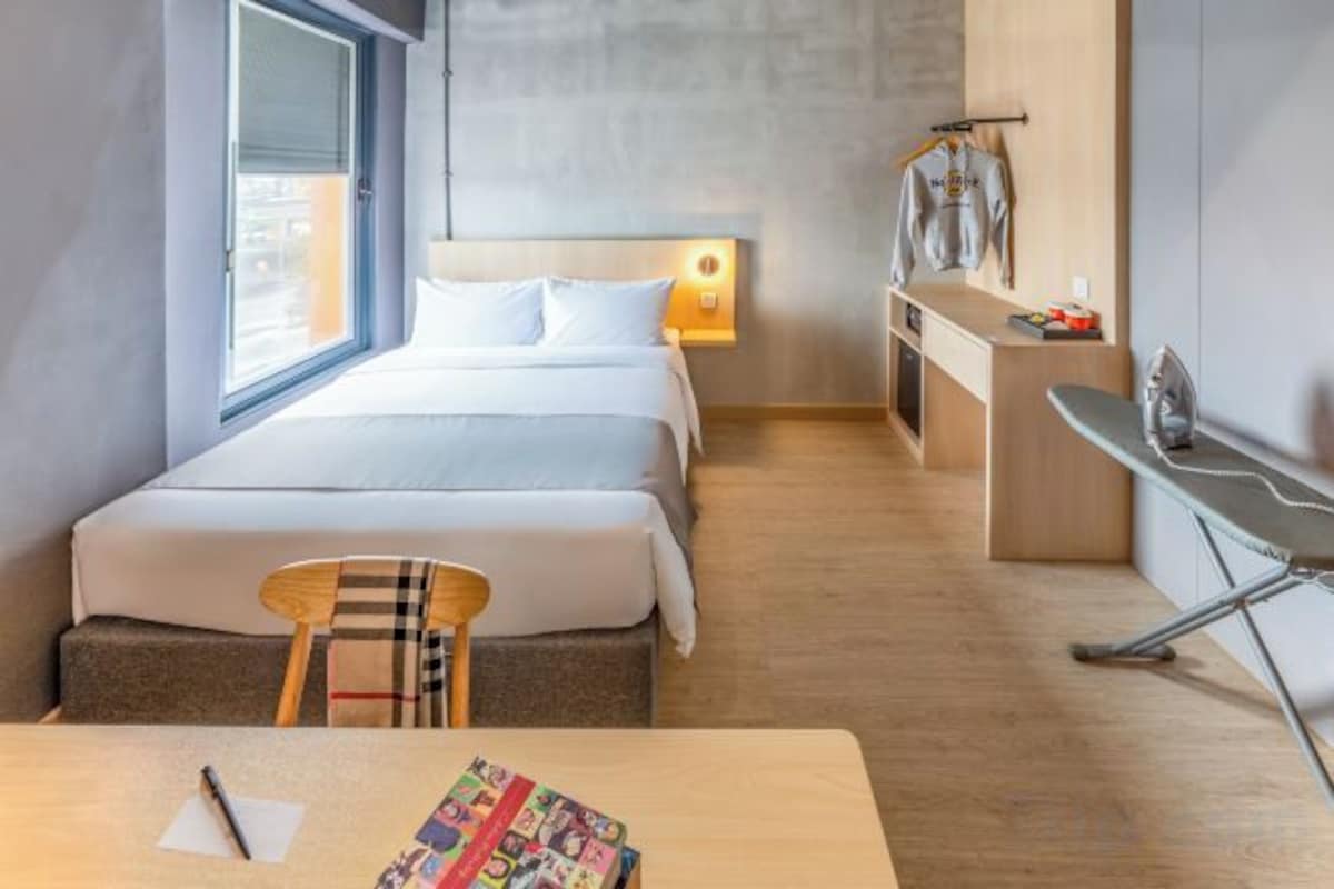 In-room safe, desk, laptop workspace, WiFi (free)