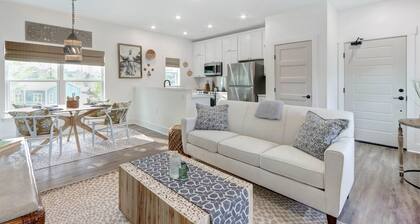 Renovated with Water View - 5 min to SAV - 15 to Beach by Lucky Savannah