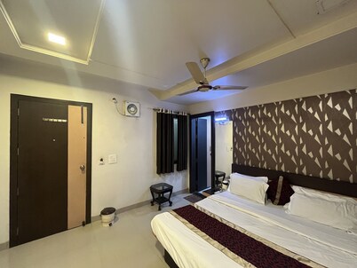Hotel Tushar Residency