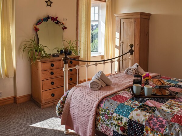 4 bedrooms, free WiFi, bed sheets